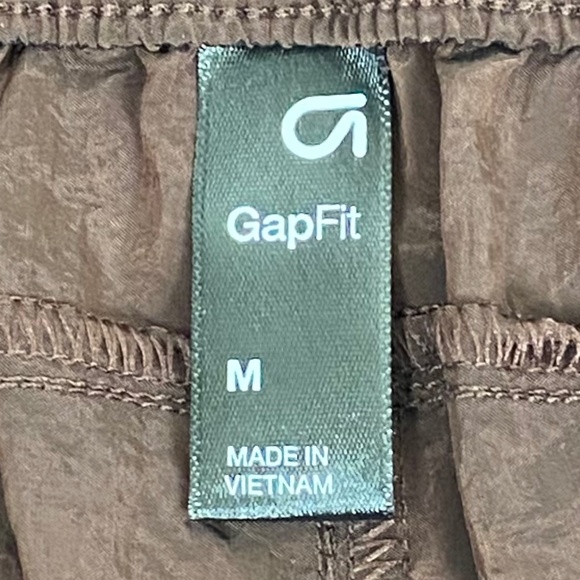 GapFit Lustre Windbreaker Jogger Brown Medium - Picture 8 of 11